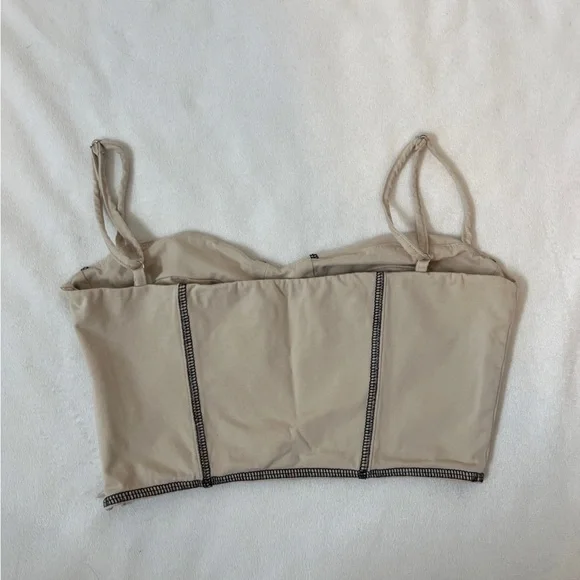 Princess Polly Crop Top - Picture 4 of 5